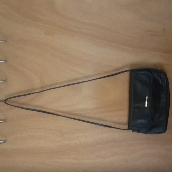 Cabin Creek Handbags - Cabin Creek Leather Crossbody Bag Good Condition